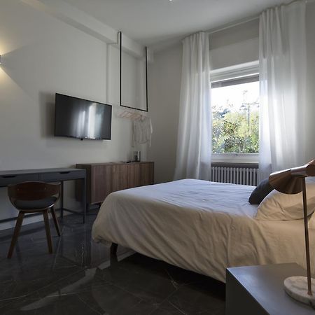 Suite Vogue Stazione Voghera Eksteriør billede